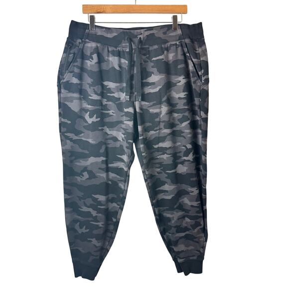 Athleta Pants - Athleta Women’s Gray Camouflage Jogger Track Pants